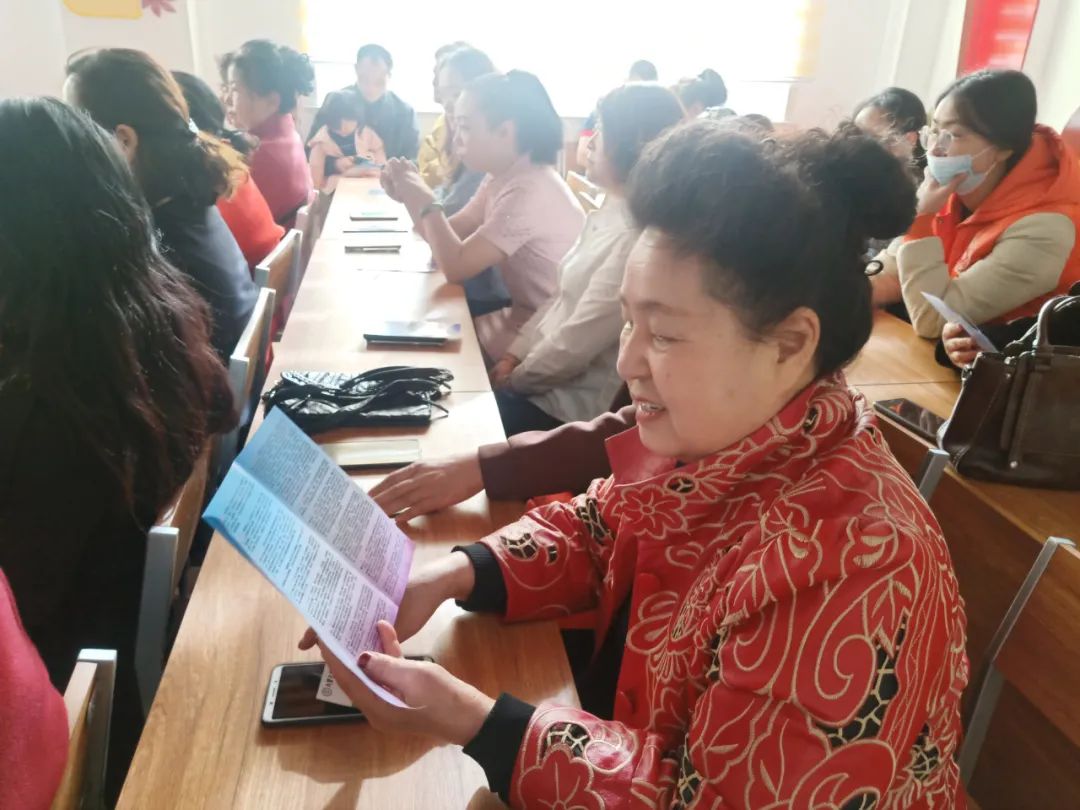 【“我帮你”进行时】团结社区开展妇女儿童权益法律知识宣传讲座 ...