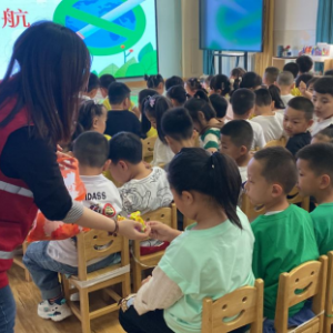 向阳社区开展“无烟  为成长护航”主题活动