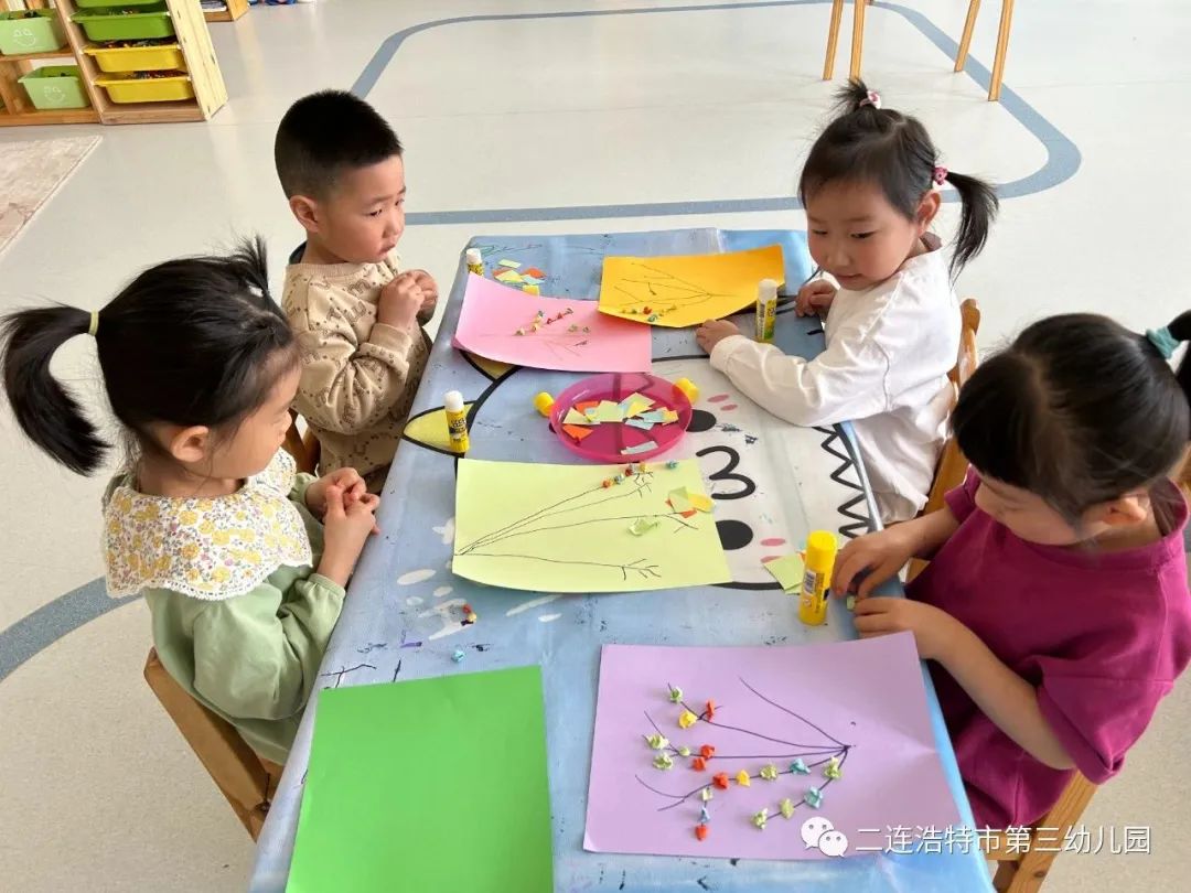 二连浩特市第三幼儿园开展“母亲节”主题教育活动