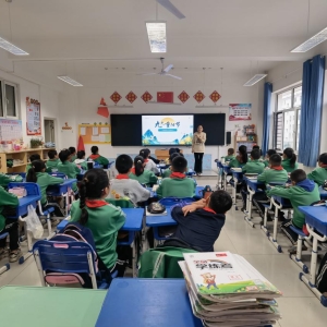 诵读国学经典 传承敬老美德”第七期国学志愿活动