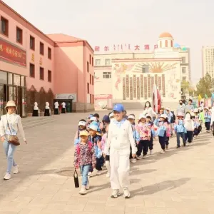 你好！小学——二连浩特市第三幼儿园组织开展“你好!小学”科学幼小衔接研学活动 ...