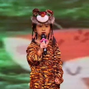 二连浩特市第三幼儿园第七届“银色童韵”诗韵迎新年展示活动 ...